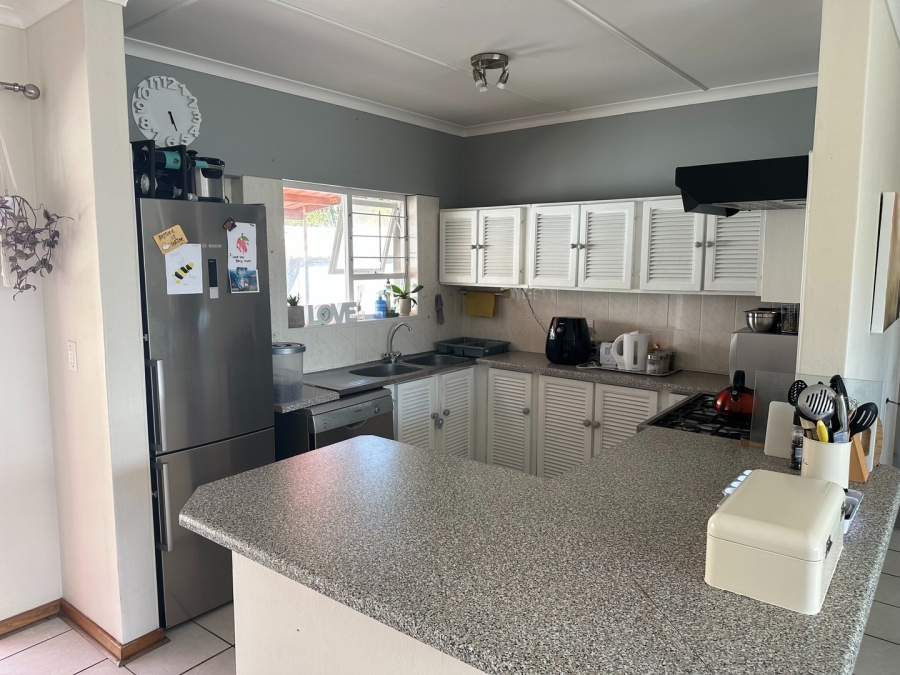 3 Bedroom Property for Sale in Sunrise On Sea Eastern Cape